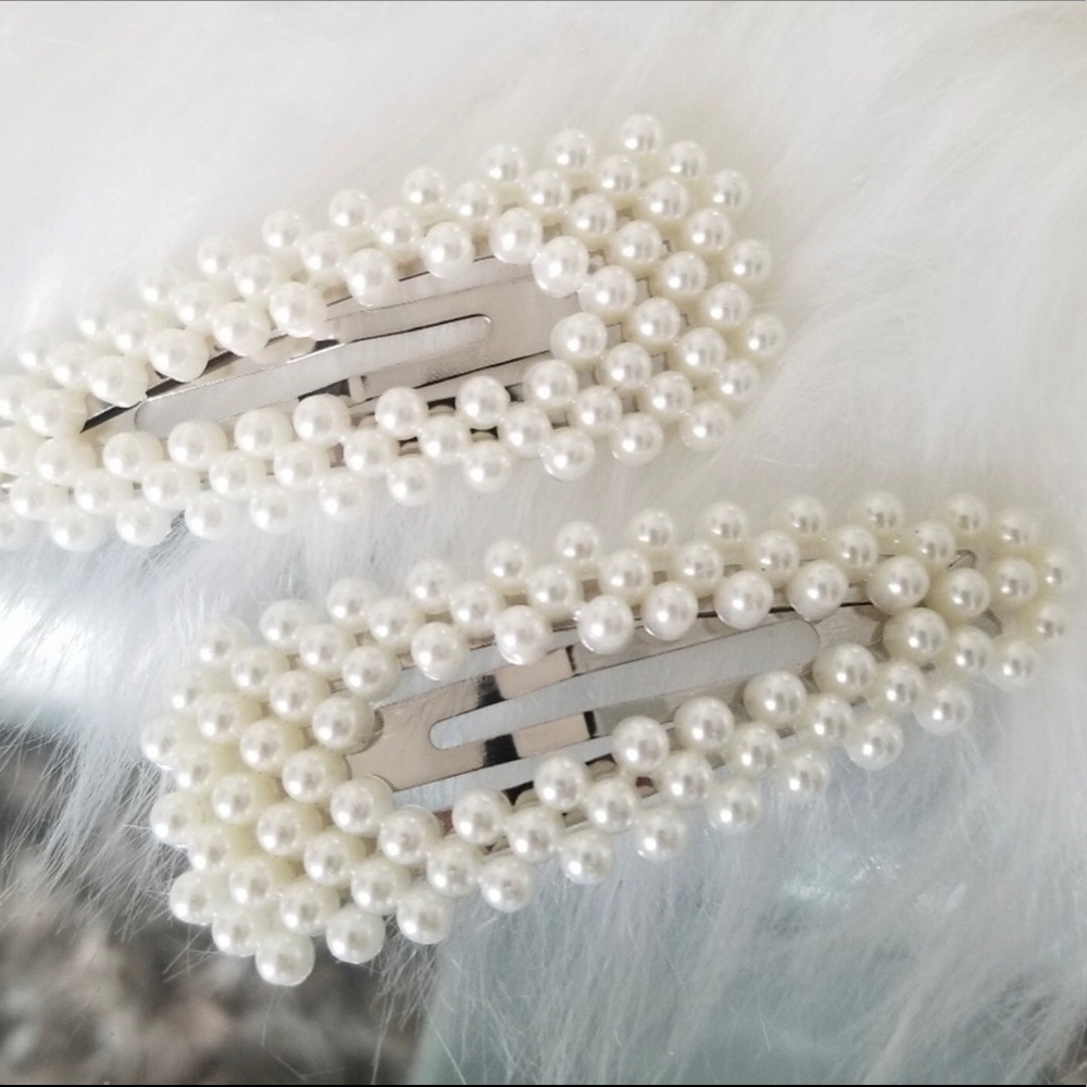 🌷2 GORGEOUS FAUX PEARL HAIR CLIPS 🌷